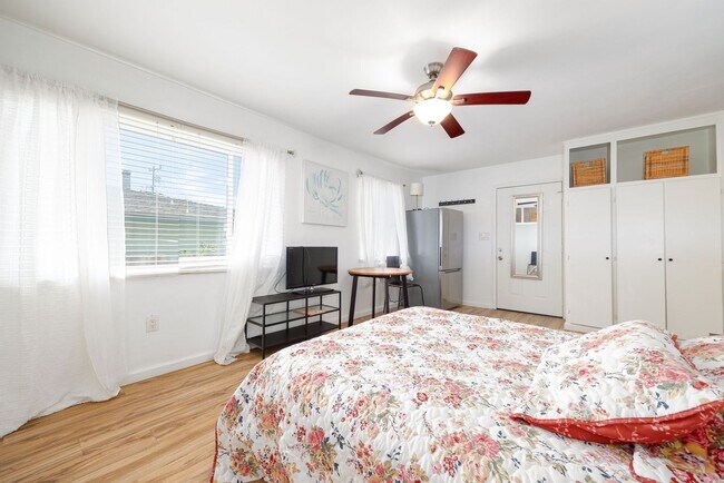 Photo - Super cute fully furnished studios now ava...