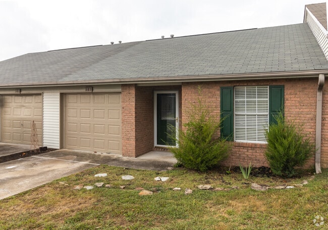 Building Photo - 385 Hawthorne Oaks Way Rental
