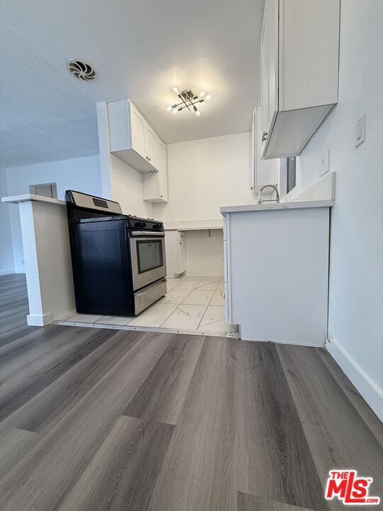 Photo - 955 1/4 N St Andrews Pl