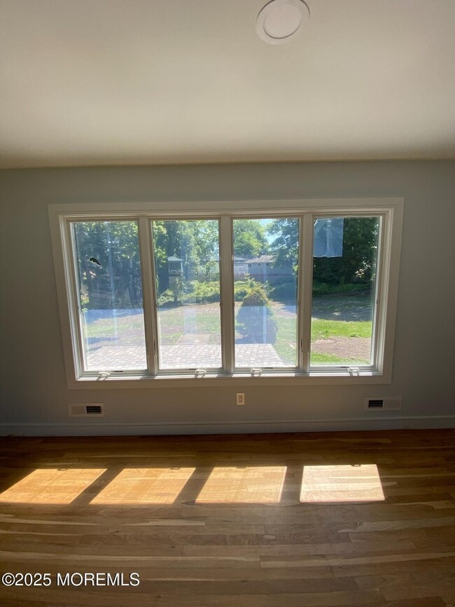 Photo - 871 Red Oaks Dr