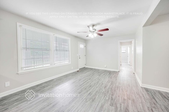 Photo - 640 Des Moines Dr