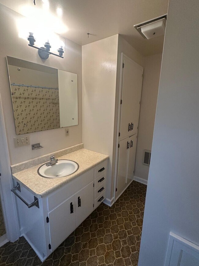 196 Mounds Blvd Unit 6B