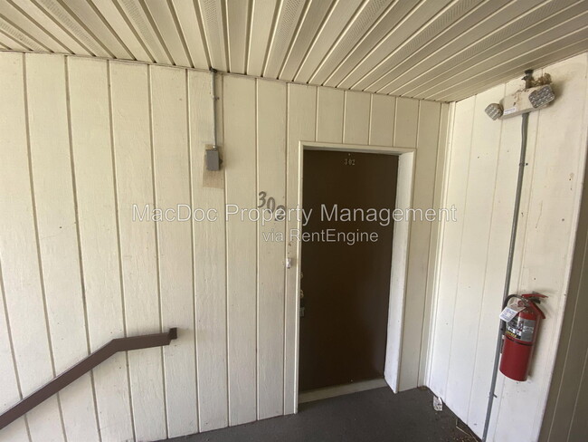 Photo - 100 Chesterfield Ln Unit Apt 302