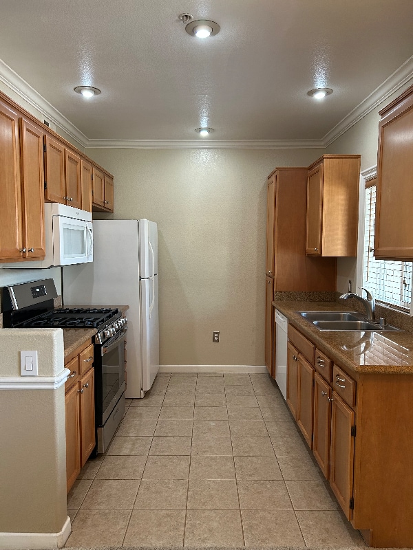 Photo - 7647 Mission Gorge Rd