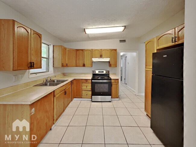 Photo - 7045 Rollo Rd