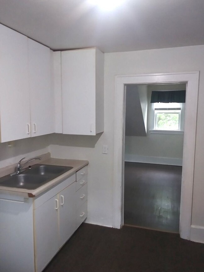 Photo - 713-713-713-712 13th Ave Unidad 713 1/2-13th Avenue