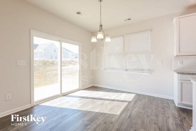 Photo - 411 Stonefence Dr