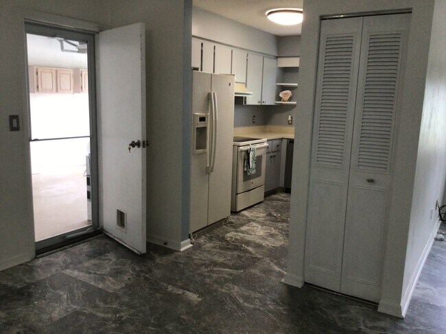 4 Grace Dr