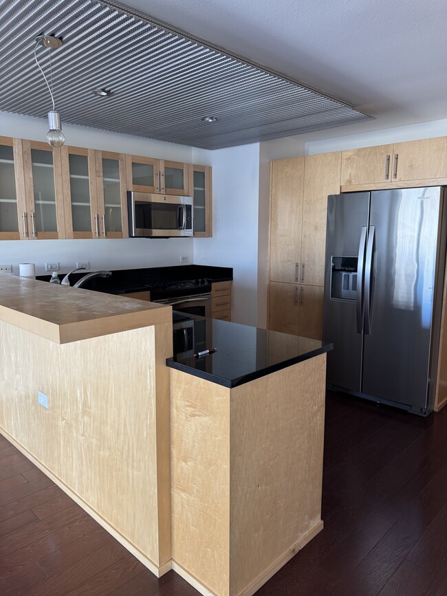 Kitchen - 255 N Sierra St Unit 609