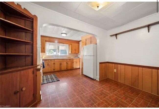 Photo - 103 Southview Dr