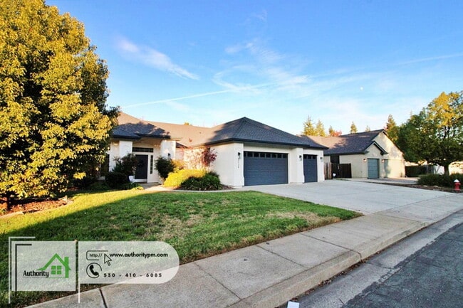 Photo - 2724 Western Oak Dr