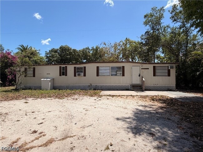 Building Photo - 8205 Suncoast Dr
