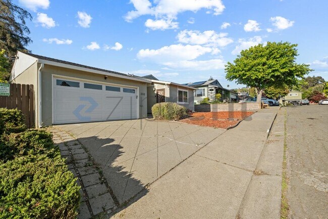 Photo - 232 Doyle Dr