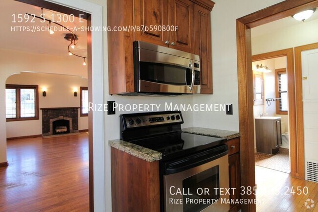 Building Photo - The True Meaning of Luxury and Convenience. Rental