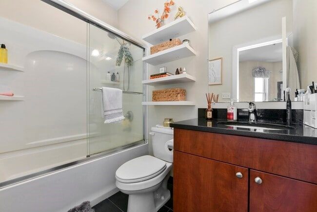 Photo - 327 W Broadway Unidad 1 Rental