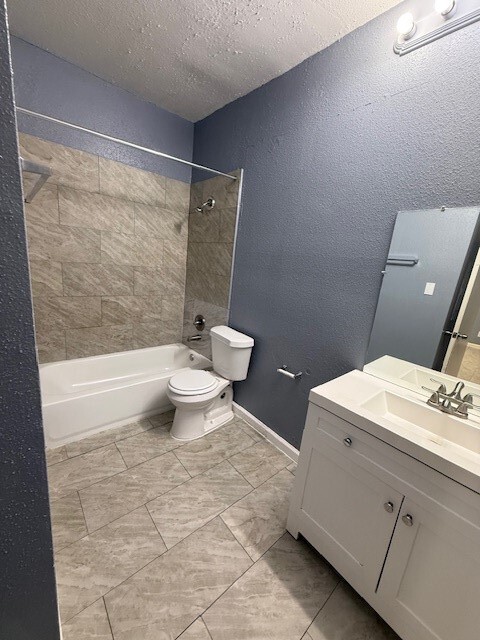 Building Photo - 14550 Fonmeadow Dr Unit 803