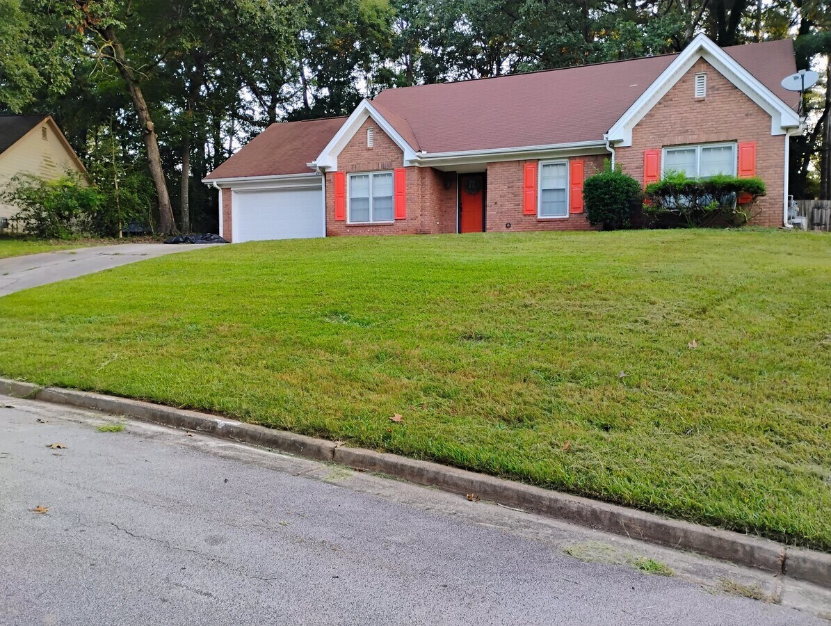 Photo - 1986 Lou Dr SE