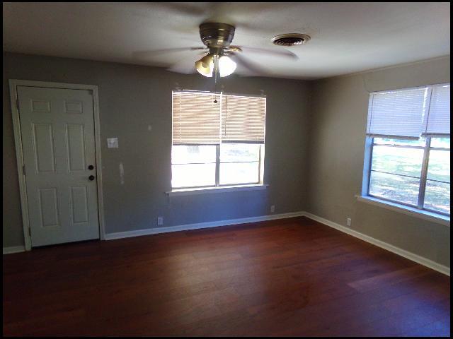 Photo - 5412 Young Rd