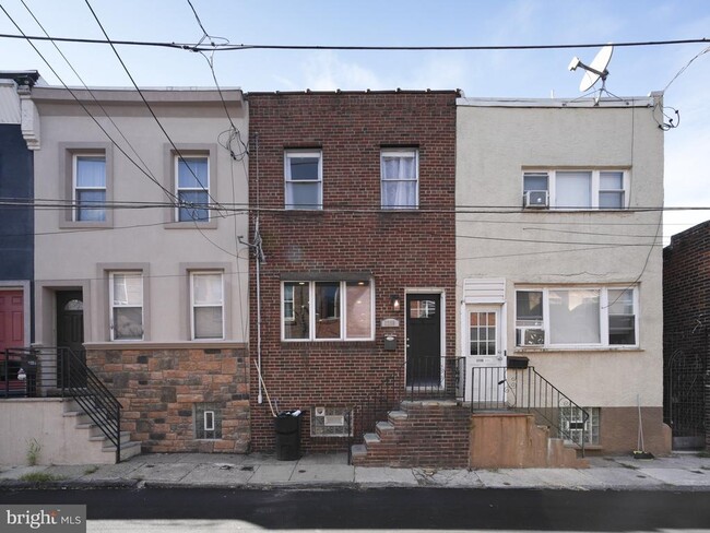 Building Photo - 3258 Livingston St Rental