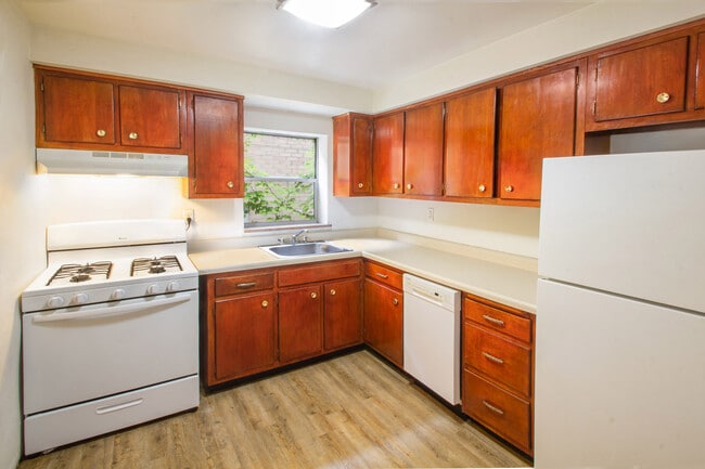 Building Photo - 410 South Ave Unit 1
