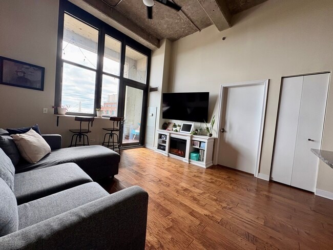 Photo - 320 E 21st St Unit 709