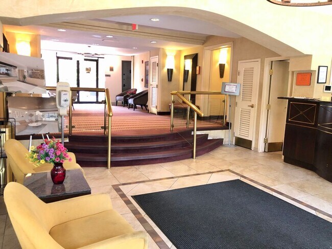 Photo - 950 25th St NW