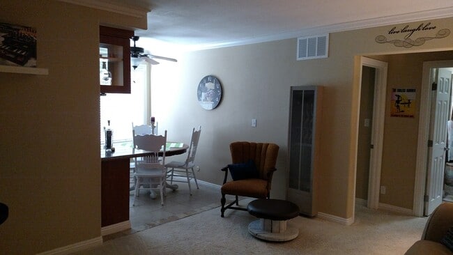 Photo - 4437 Mentone St Unidad 10 Rental