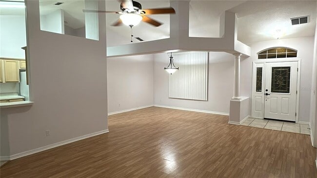 Building Photo - 534 Lake Sumner Dr