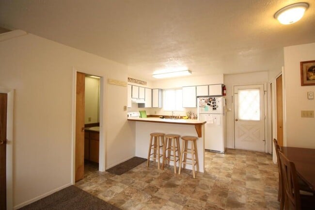 Photo - 101 N 1850 W #29