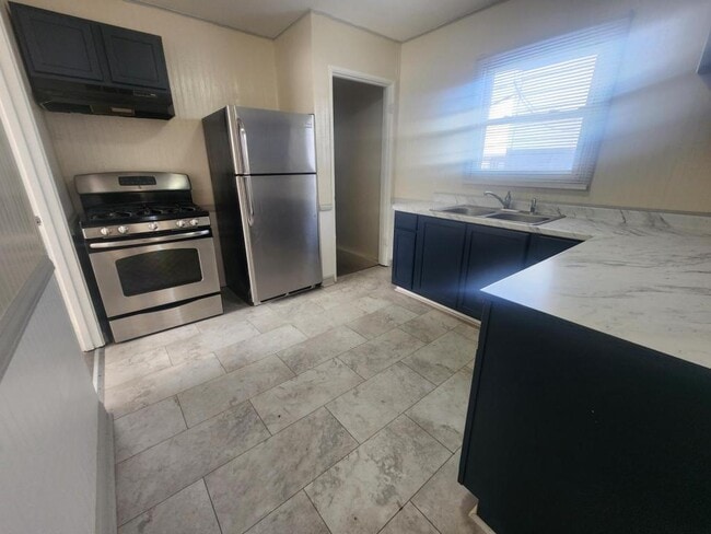 Photo - 2324 Buchanan St