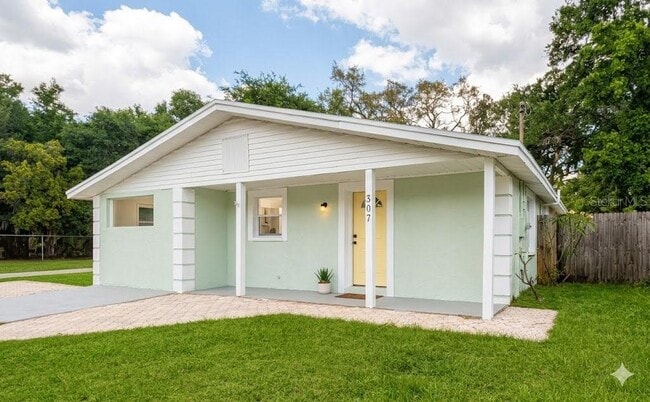 Building Photo - 307 W Woodlawn Ave