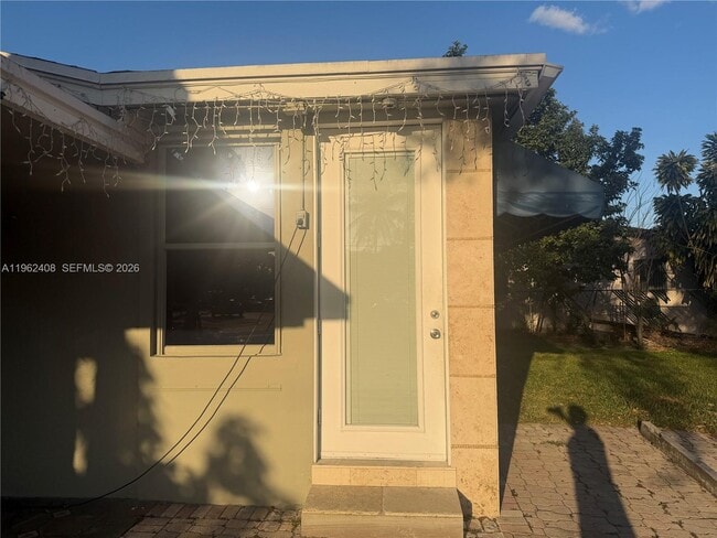 Building Photo - 6XXX Dawson St Unit A