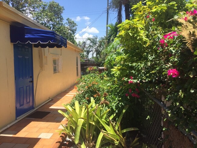 Photo - 419 E 8th Ave Unidad 2