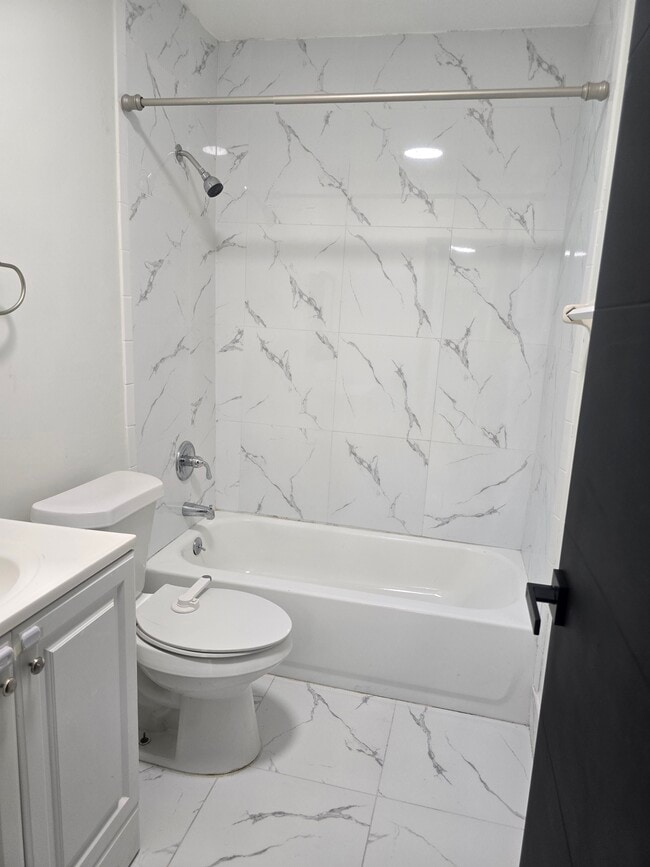 Photo - 13201 SW 17th Ln Unidad Lake Front, First Floor
