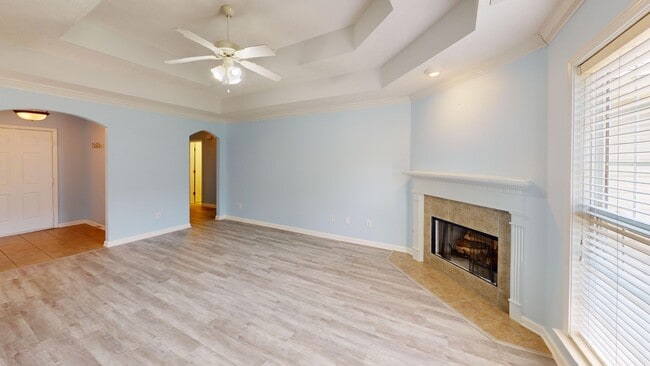 Photo - 1920 Regent Rd