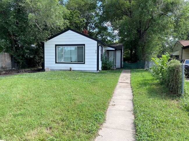 Photo - Updated 2-bedroom, 1-bathroom rental home located on Mossman Ave.