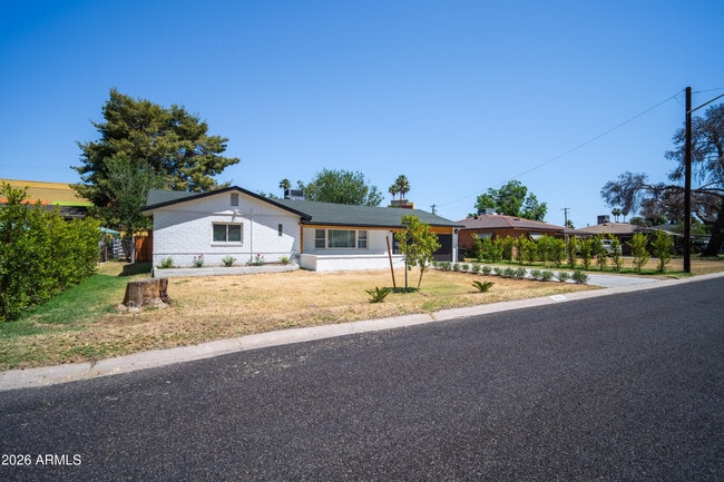 Photo - 4028 E Edgemont Ave