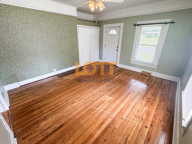 Photo - 105 Arrington Ave
