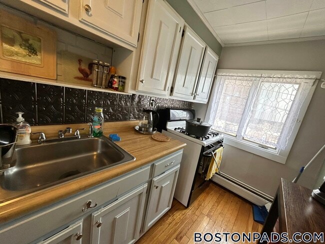 Photo - 370 Main St Unit 2