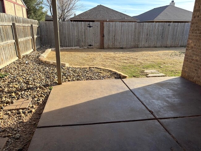 Photo - 5521 111th St