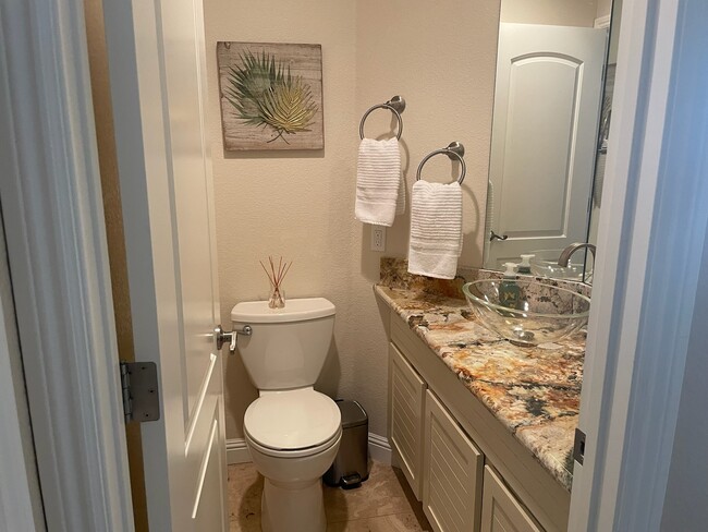 Photo - 922 Vista Pointe Dr