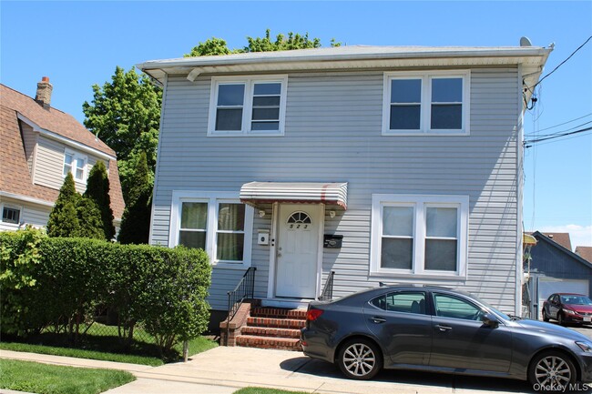 Building Photo - 523 Hawthorne Ave
