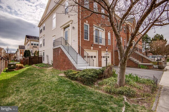 Photo - 43043 Pallan Terrace