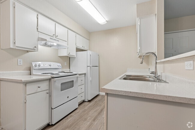 1BR, 1BA - 641SF - Kitchen