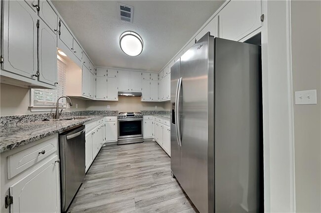 Photo - 1501 Willow Creek Ct