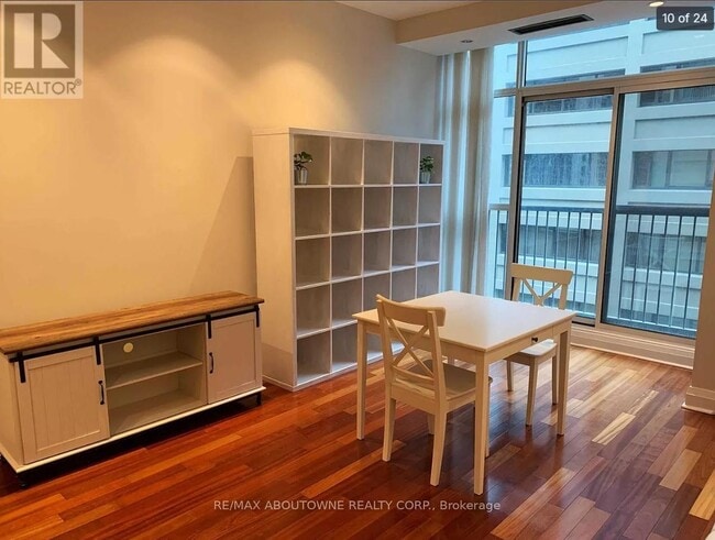 Photo - 8 Wellesley St E Unit 606