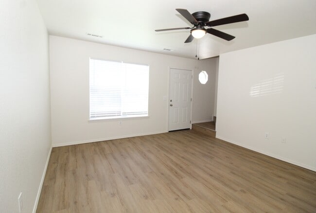 Photo - 5 Iris Way