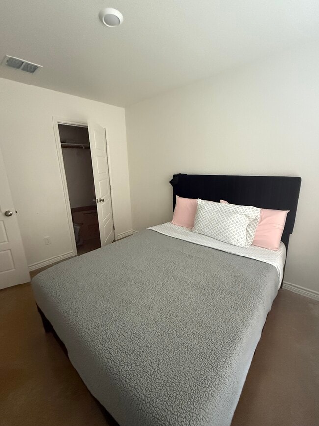 Photo - 1165 Lindsey Dr