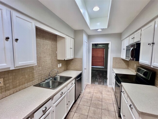 Photo - 9 N Deerfoot Cir