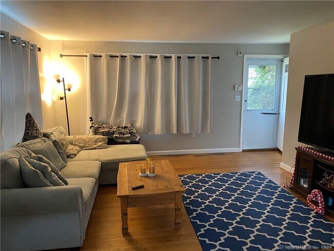 Photo - 46 Klarman Dr